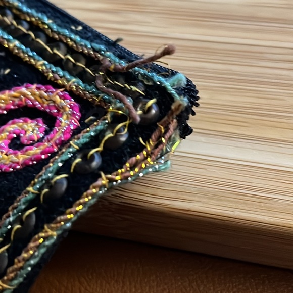 Beautiful coin/card zip holder from Myanmar- made by hand just gorgeous - Picture 4 of 4